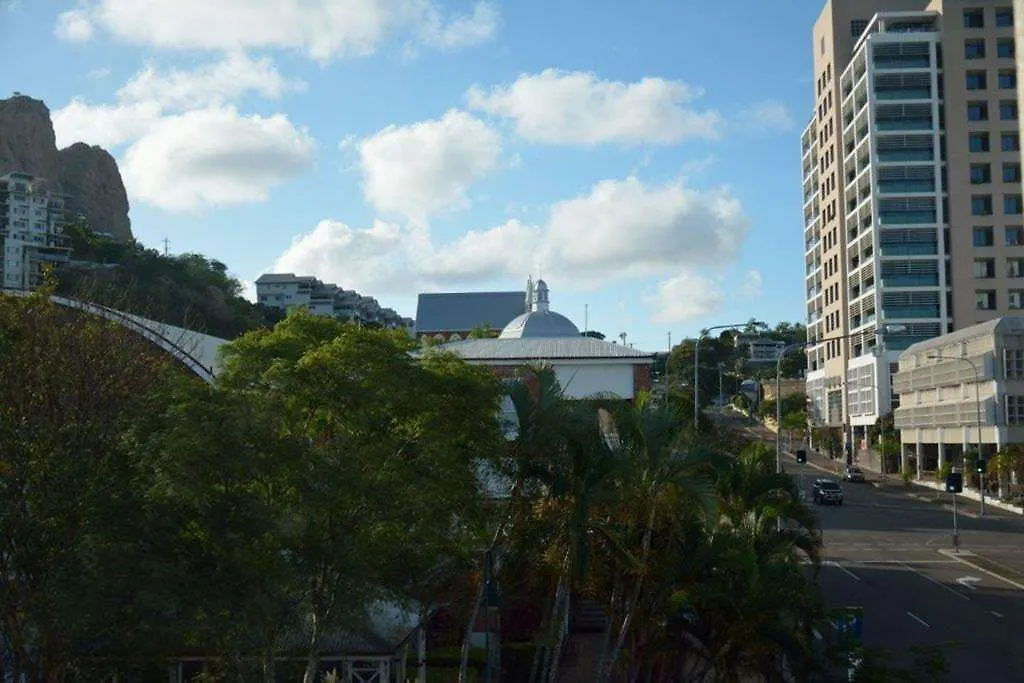 Clarion Hotel Townsville 4*,